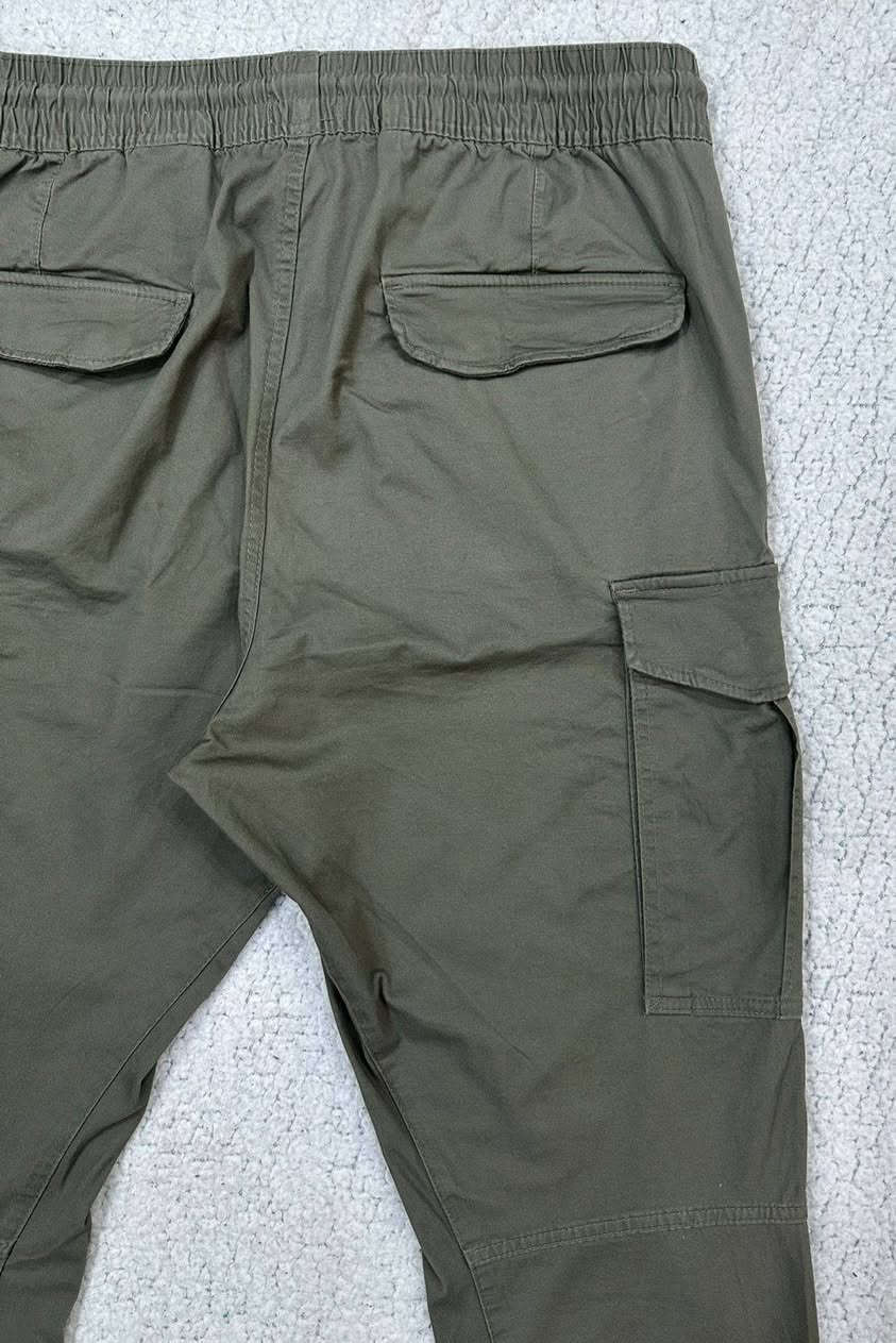 بنطرون H&M
ليكرا 
قياس L يلبس 36
الطول 105
جديد مامستخدم 
السعر 35


**إذا كنت صاحب هذا الإعلان وتريد حذفه لأي سبب، رجاءا أرسل رسالة إلى الدعم الفني**