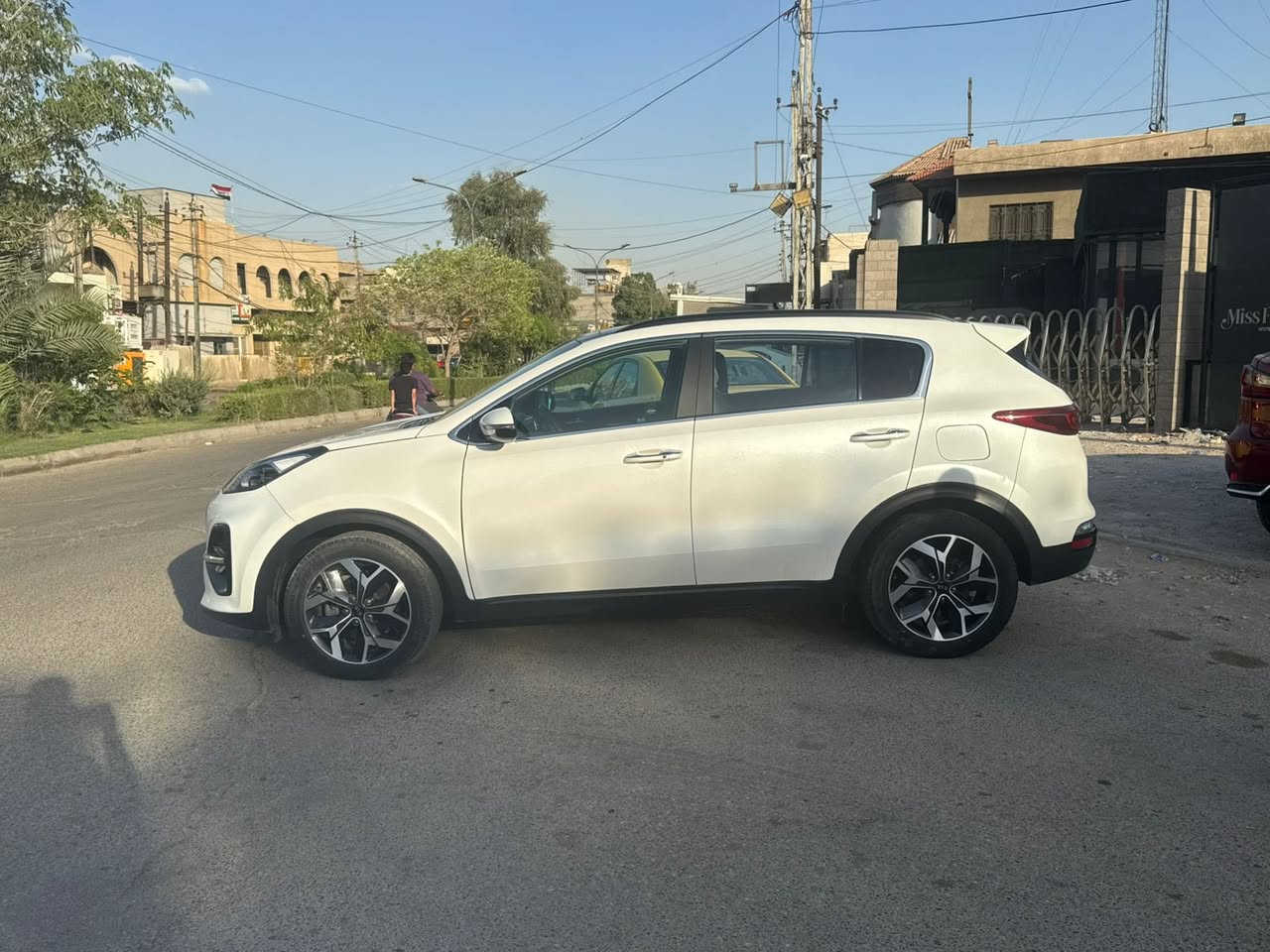 🚘للبيع
كيا سبورتج 2022

♦️وارد امريكي 

ماشيه36الف
⚪حادث بنيد وجاملغ بدون دواخل شرط
⚫دفع رباعي AWD 
محرك Gdi2400

⚫رقم انكليزي واسط
 
🔑بصمه

✔️شاشه اندرويد 

✔️كاميرا خلفيه

✔️تحكم استيرن

✔️نظام ايكو

✔️نظام سبورتچ

✔️لايت زينون
 
✔️مانع انزلاق 

✔️نظام الانحدار

✔️السياره كامله 

✔️كير
كشن كهربائي
تدفئه وتبريد
وبعد بيه خير من الله مواصفات

ومحرك خير من الله 

📍مكان السياره بغداد  مجمع مشن

📞رقم صاحب السيارة ***********

