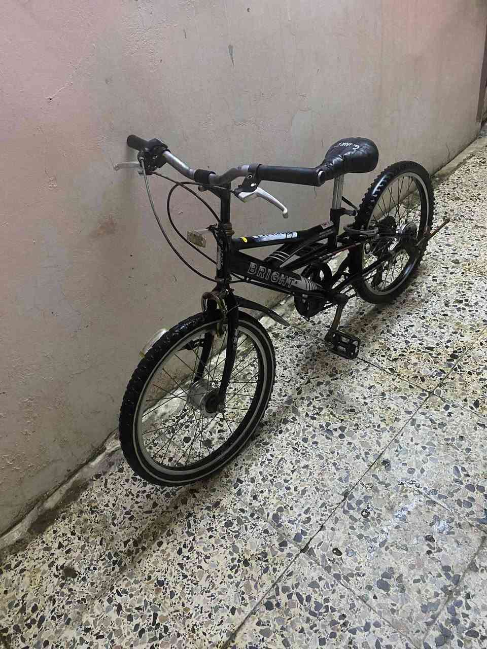 اسلام وعليكم بايسكل للبيع حجم 20 البايسكل بي كير بايسكل نضيف السعر 60وبي مجال المكان حي البكر 
الرقم اسيا ‏‪0778 368 3335‬‏
