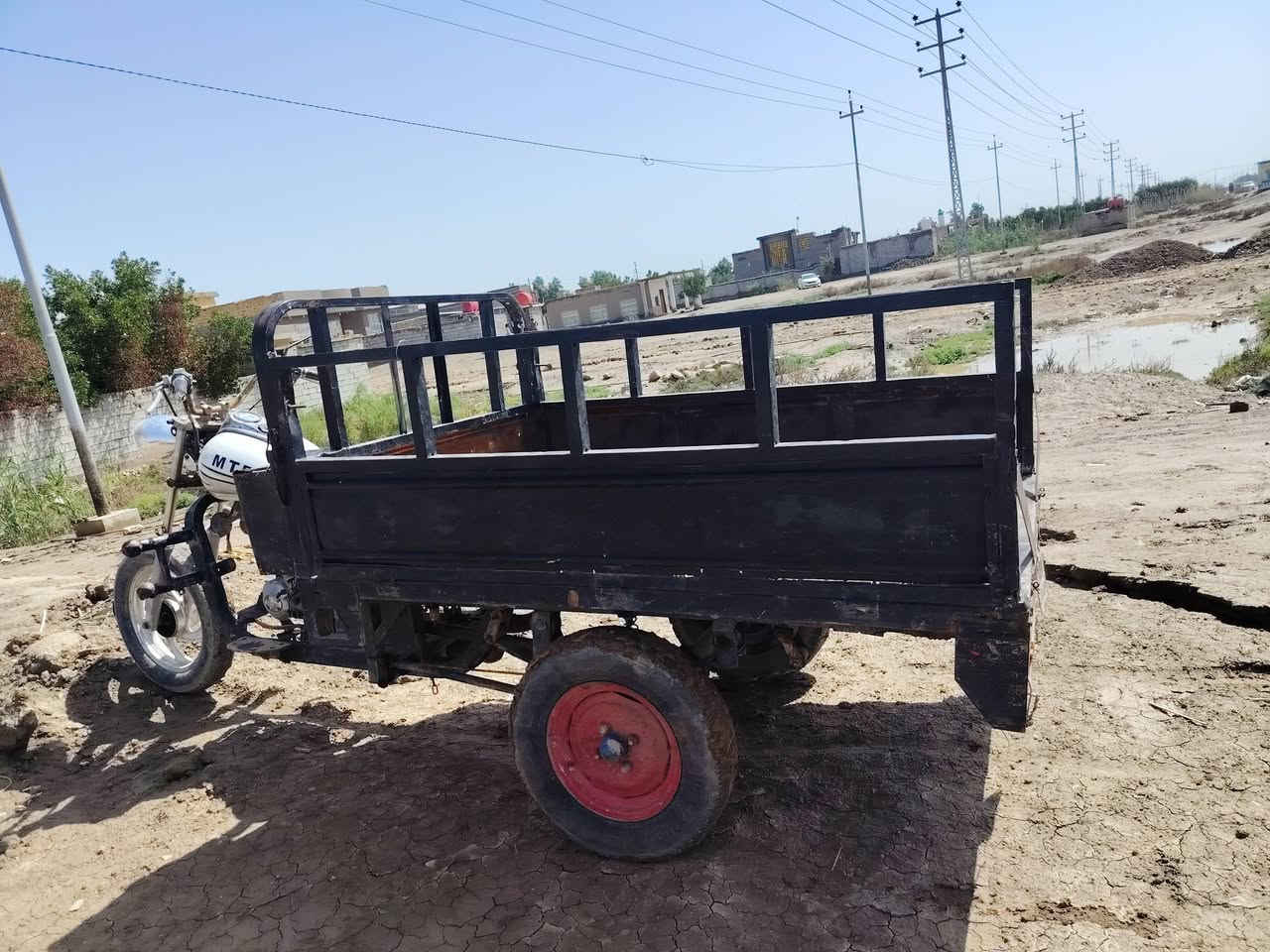 سلام عليكم ستوته امتى آر موديل 12رقم ابيض سنويه صاقطه ستوته مكفوله شاصي ومكينه جديده اكسن تواير دبلات بدي نضيف سعر 650وبيها مجال بصيط السماوه الوركاء الكرامه ***********
