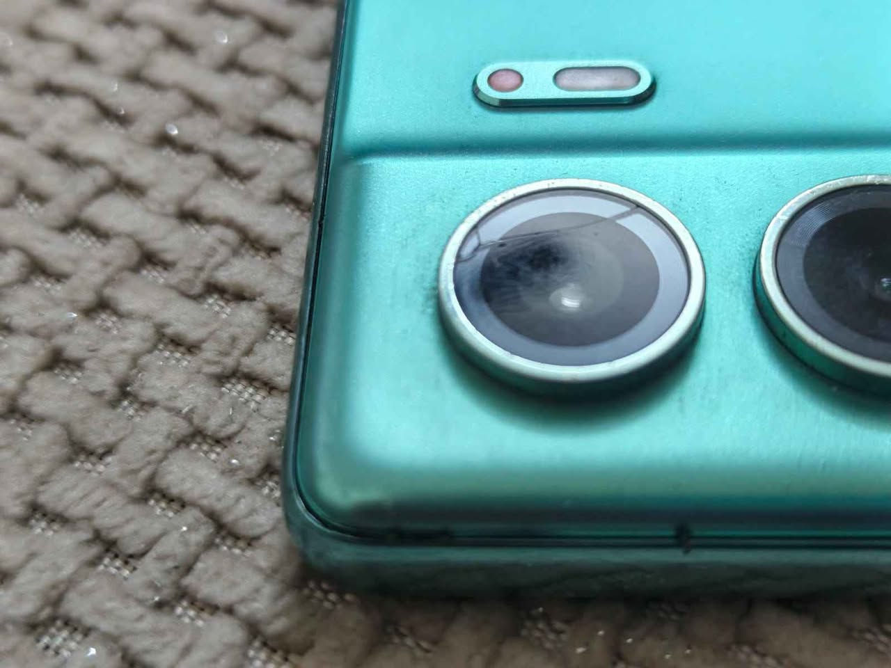 تكنو كامون 40 بي فطر صغير بالظهر من جوة وفطر بجامة الكامرة ممأثرات ابد وكع وصار هيج الجهاز امانة الله جديد استعمال قليل شاشة امولد ١٢٠ هرتز بطارية ٥٢٠٠ ببجي٦٠جهاز يخبل للمراوس بجهاز حسب القناعة مكاني بغداد الكاظمية ماعندي توصيل بغداد, العراق


**إذا كنت صاحب هذا الإعلان وتريد حذفه لأي سبب، رجاءا أرسل رسالة إلى الدعم الفني**