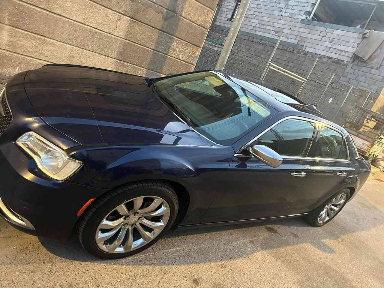 حاويه ادوات بدون كص بيها قطعه وحده صبغ ٢٠١٦ جاملغ امامي شاصيها بلاد ماملعوب بيه لامرمز ولاشي السياره جاهزه وبدون نقص مكانها بصره الشراي يتصل السعر ١١٥
***********
