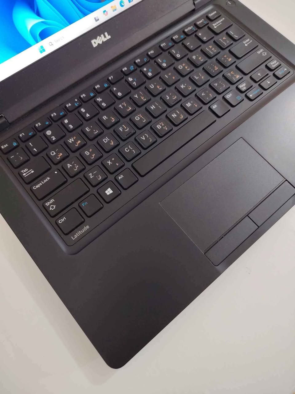 💻 Dell Latitude 5490 | الأداء العملي والاعتمادية العالية
🛠 المواصفات التقنية:
المعالج: Intel Core i5 (الجيل السابع - أداء مستقر وممتاز للدراسة والعمل).
الذاكرة العشوائية (RAM): 8GB DDR4 (قابلة للتطوير والزيادة).
التخزين (SSD): 256GB SSD (سريع وقابل للتطوير).
الشاشة: 14 إنش بحجم مثالي وعملي جداً للتنقل.
كرت الشاشة: داخلي Intel HD Graphics (يصل إلى 4GB مع الرام).
🎁 الملحقات والهدايا المتكاملة:
✅ الشاحن الأصلي.
✅ حقيبة لابتوب.
✅ ماوس.
✅ باد ماوس (Mouse Pad).
🛡 الضمان والاطمئنان:
🔹 ضمان فحص الجهاز وتأكيده بالكامل قبل الإرسال.
🔹 ضمان الفحص الكامل ومطابقة المواصفات والتأكد من النظافة أمام المندوب قبل الاستلام.
🔹 ضمان استبدال لمدة أسبوع كامل في حال وجود أي خلل مصنعي.
💰 السعر:
245,000 دينار عراقي فقط!
(السعر شامل كل الملحقات المذكورة)
🚚 العرض الخاص:
التوصيل مجاني لجميع محافظات العراق! 🇮🇶
📞 للحجز والاستفسار:
يمكنكم عبر الواتس آب على الرقم:
📱 *********** الهندية, كربلاء
