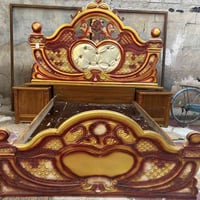 چربايه • ميز امرايه • جام مكسور