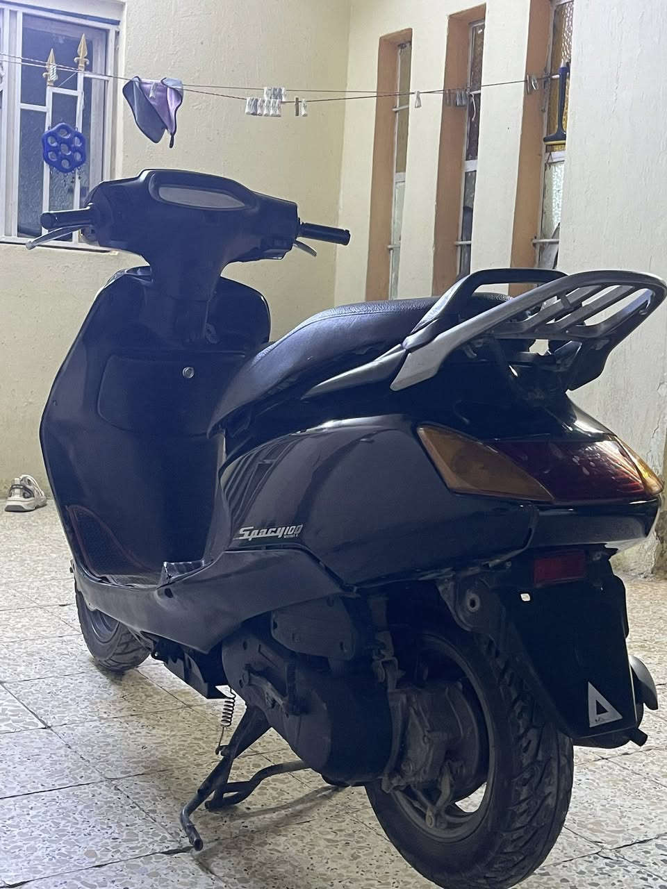 السلام عليكم   
سبيسي ياباني مجفته تجفيف درجه اولى غراض اصلية
دراجه كامله خير من الله
نكرة سلف . كهربائيات كامله 
كفرات اصليه ام الختم 
دراجه ماعوزها شي كاملة للاخير 
السعر ٦٠٠ وبخدمتكم 
للاستفسار خاص موجود او الاتصال على الرقم ***********
