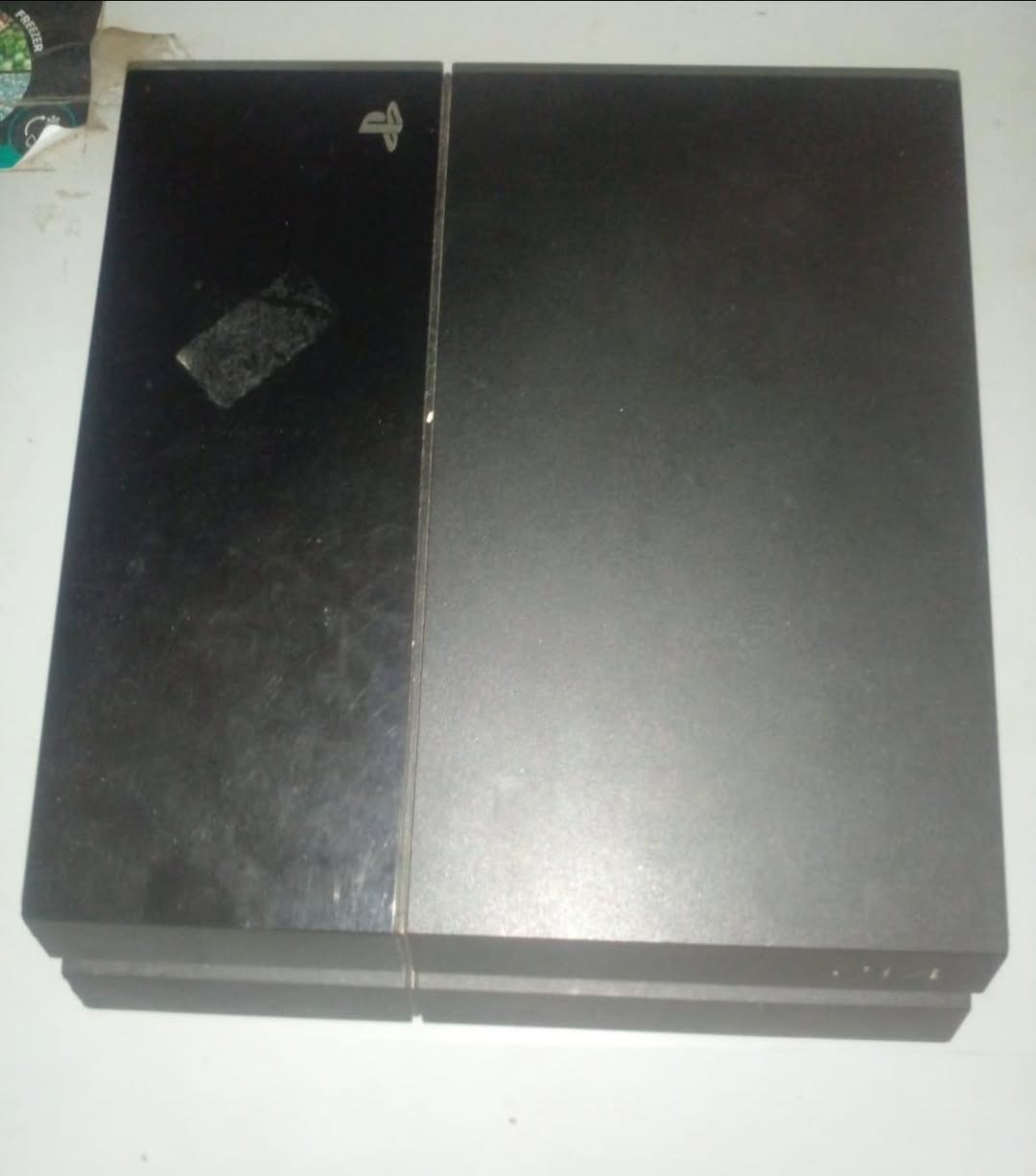 بلي4فات مع كامل ملحقاته السعر خاص                                  ***********
