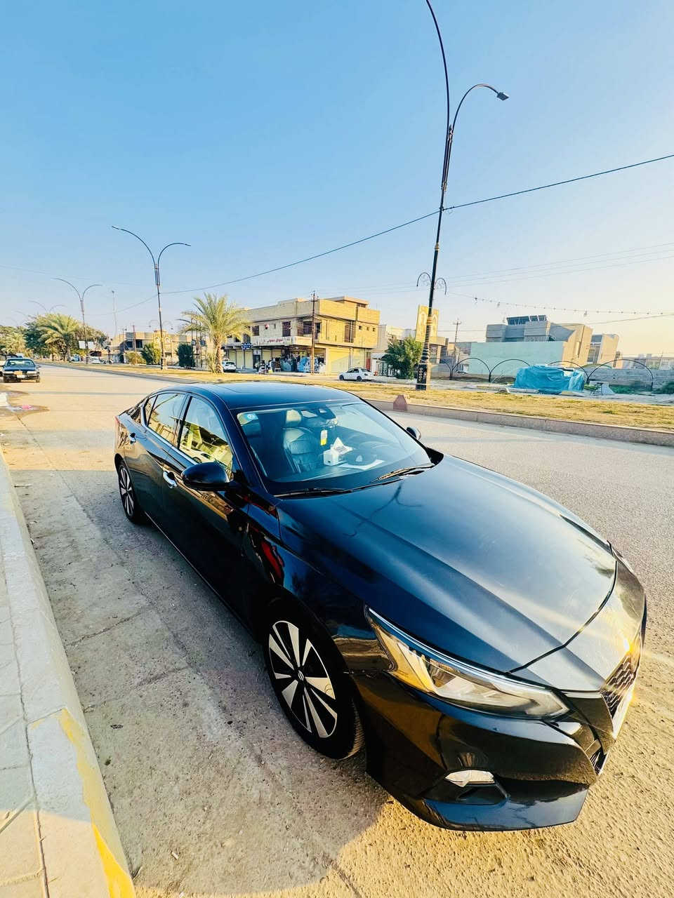 السلام عليكم ورحمه الله وبركاته 
نيسان التيما 2020 
SL فووول مواصفات
ماشيه 144
رقم بغداد  الجديد
حادثه بنيد وچامرلاغ
تخم تاير جديد
صدر جديد
گير محرك مكفوول
مكان بلد سيد محمد
سعر 132 وبيه مجال بسيط
***********
