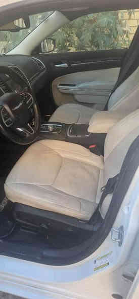 اوباما 300 C لمتدد فول مواصفات فتحه  سياره شبه لكلين حادثهاخفيف  رقم بغداد تحويل مباشر. صدرها جديد ولايتات عليها زنون سعرها 310.  وبيها مجال حك الجيه مكاني بغداد الحسينيه *********** بغداد
