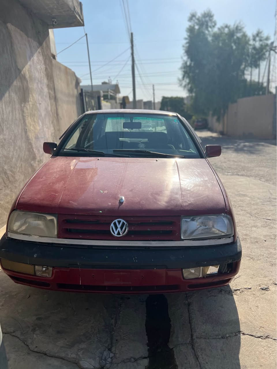 سيارة جيتة(فينتو)
موديل السيارة ١٩٩٣
السيارة مابي كل شي بس تفول البنزين و تبدل دهن ماشالله سيارة مال بيت نضيفة
و مشروع وطني صاحب السنوي موجود تريد وكالة او تحويل كبل يسوي لك 
و بالصورة سيارة وسخة ما مغسولة 
الشراي يدزلي رسالة او يتصل علي ***********
اذا مو شراي لا تخابر و لا تكسر بالسعر بي مجال قليل اذا يعجبك نتفاهم علسعر و اذا ما يعجبك لا تدوخني كركوك, العراق

