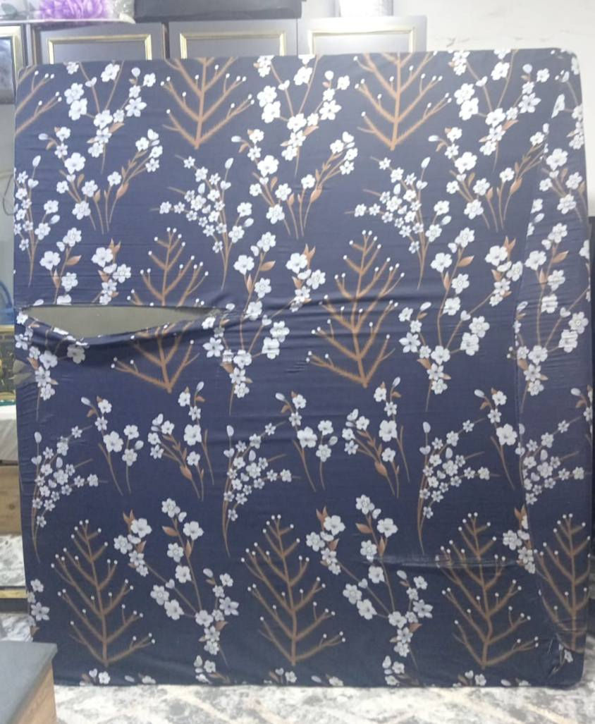 دوشك مستعمل سفنج طول مترين عرض ١٨٠  سمك ١٥ سنتيم  ***********
