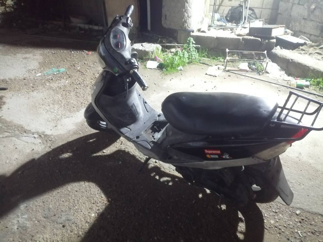 السلام عليكم ماكس منغولي للبيع مكينة خير من الله صالنصة رياضي FM شغالة هندر واحد السلف موجود بس براغية ساحكات كفرات بلادية السعر 350 الف وبيها مجال للطيبين الرقم *********** مكاني بالكاظمية ترهم مراوس ب سيفان
