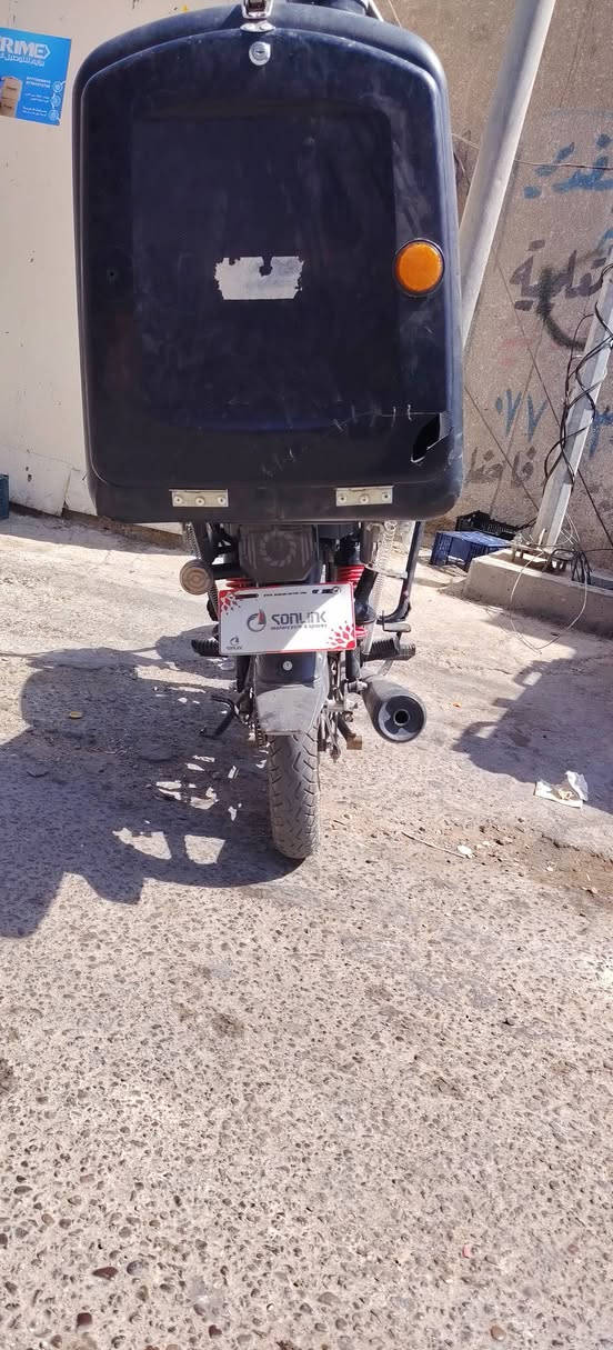دراجة سونك ماكس موديل 26 ما ماشية بس صار بيها حادث وتأذت اشوية الدراجة مابيها اي عواج تجي وتفحص ولا بيها ماشة مجرد كهربأيات تفلشت لا اكثر ولا اقل دراجة بعدهي جديدة على وضع الشركة مكينة مكفولة عارضها  قفل ب 550 لا تجي تعامل وتكسر بل سعر ودكلي تكلف تصليحها 100الف بس كهربائيات وتتوكل لشغل هاذ رقمي *********** عنواني بغداد

