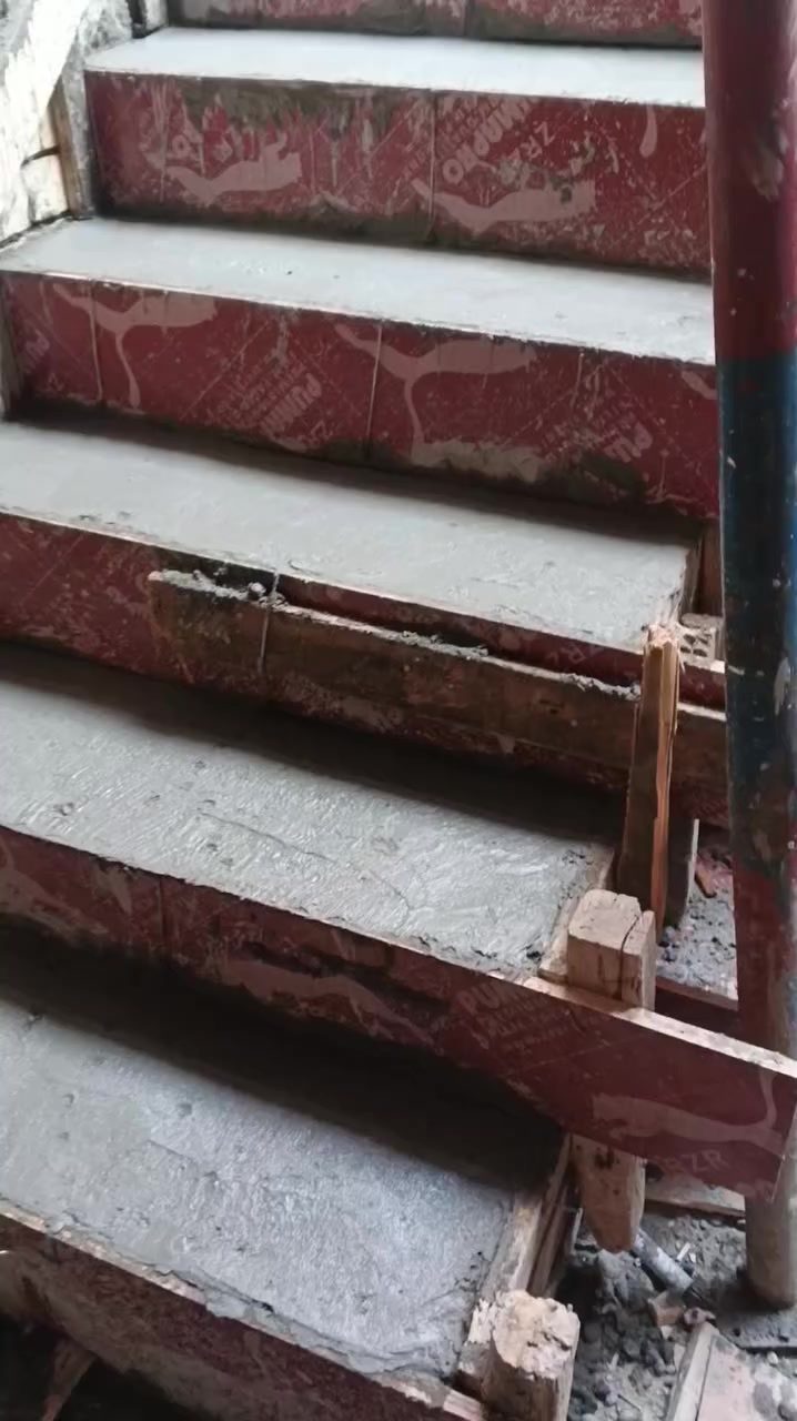 ***********
***********
