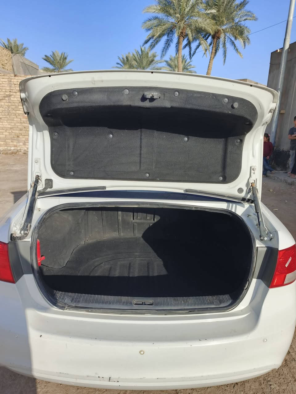 السلام عليكم
اوبتما خليجي مديل ٩ مكفولة بس الجاملغ الأمامي بي بارد قليل 
السياره بسمي رقم بابل 
مكان السياره بابل مركز قرب جامعة بابل  السعر ١٢٧ بيه مجال بسيط ***********او ***********
