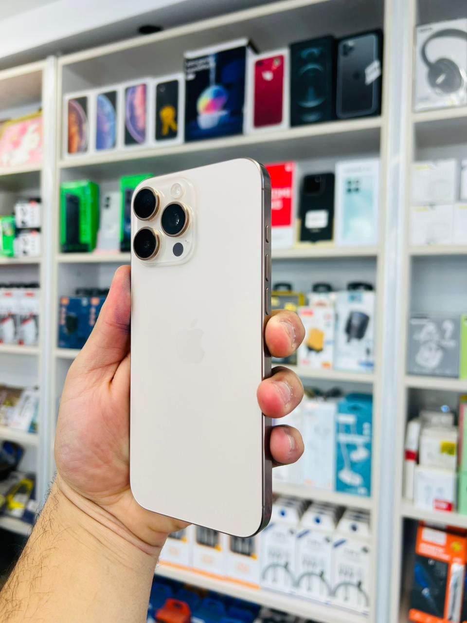 🔥 iPhone 16 Pro Max للبيع 🔥
 • كامل ويا الكارتون
 • نسبة البطارية 95%
 • ضمان APM
 • نسخة شريحة وحدة (ماستر)
 • استخدام نظيف جداً

💰 السعر مناسب وقابل للتفاوض
📞 للاستفسار: ***********

✨ فرصة حلوة للي يريد جهاز نظيف بسعر طيب
