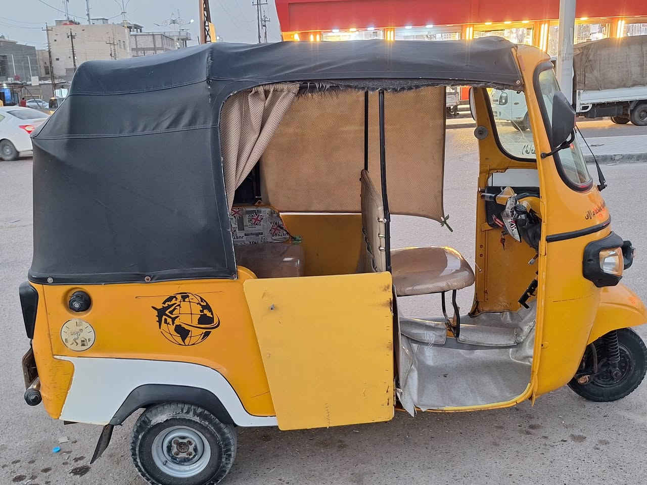 سلام عليكم تكتك للبيع بياجو  مديل 19مكينه مكفوله ورقم وسنويه بسمي عنواني البصره تنومه شط العرب سعر 4 وربع ***********
