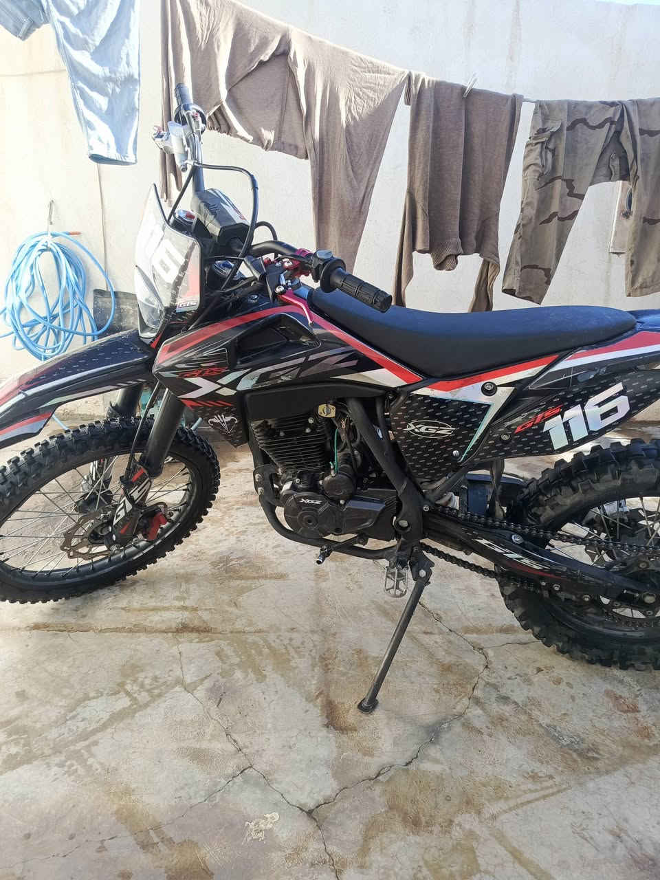 قفاز xgz موديل 2024 دراجة نضيفة محرك300 كبس ما مفتوح للبيع ***********
