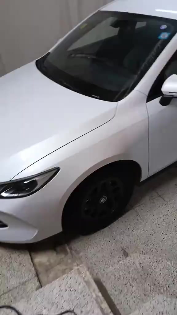 سلام عليكم🙋‍♂️
انا في محافظه كركوك اي واحد يريد اسويلها منظومه كهربائي يشحن Byd بدون مشكله انا حاضر 
*********** واتساب
