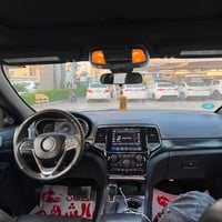 جيب كراند شيروكي 2021فول لمتد -بلاك توب يعني علامات لون اسود ودعامية ا...