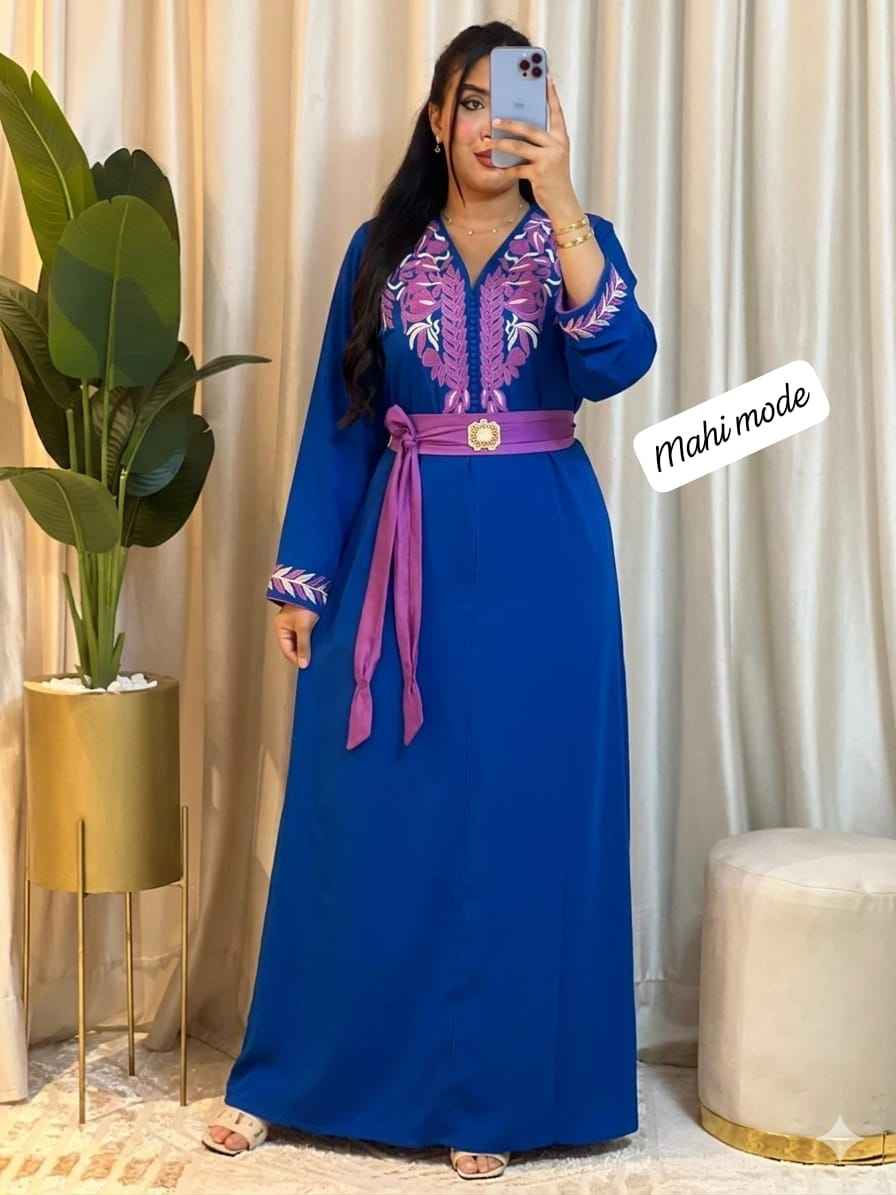 ✨ قفطان  كريب أنيق بتصميم راقٍ يجمع بين البساطة والفخامة، مزين بتطريزات دقيقة على الصدر والأكمام تضفي عليه لمسة تقليدية عصرية مع حزام أنيق يبرز جمال القوام ويضيف لمسة من الرقي. مناسب للمناسبات العائلية والسهرات الخاصة
 ولكل من تبحث عن الأناقة والتميز. 
 متوفر بالوان صيفية  مميزة 
تناسب جميع  الاذواق 

تمن جد مناسب 
،،L xl xxl سلا, المغرب


**إذا كنت صاحب هذا الإعلان وتريد حذفه لأي سبب، رجاءا أرسل رسالة إلى الدعم الفني**