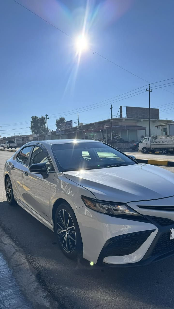 تيوتا كامري  موديل 24
مواصفات SE 
لون سمنتي داخل اسود 
شاشة كبيرة 
تحكمات ستيرن 
رادار امامي 
ظرر حفيف جاملوغ وباب شبر تعديل بارد. 
بدون دواخل برشوت بس بردة 
ماشيا ٢٦ ميل 
بدون مرارسة بس بيع
رقم تلفون ***********
