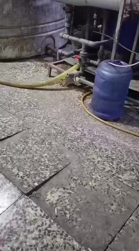 السلام عليكم ‏محطة مام ￼ارو لبيع أم  
‏اليفن لتر ￼ المحطة وياها 6 ￼ تنكات اثنين أم ￼ 2000 لتر واثنين 3000 لتر واحد 5000 لتر وواحد ￼عشرة آلاف لتر ￼ ￼ مكان محطة بغداد أم كبر الغزلان سعر أربعه ملين وبيه مجال رقم***********
￼
