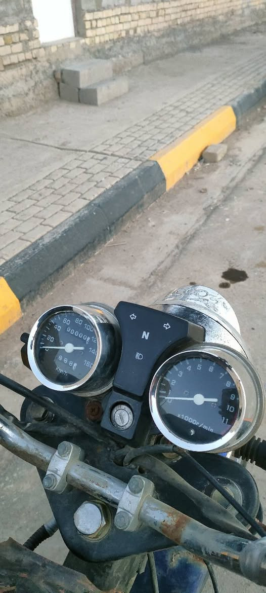 سلام عليكم
ستوته MTR رقم وسنويه رقم اسود 

كهربائيات كلها شد جديد وشغاله 

محرك خير من الله  
 
ستوته عوزها بس صبغ ..
الكمان واسط قضاء الحي 
*********** واتساب 
 
سعر 600 وبيها مجال
