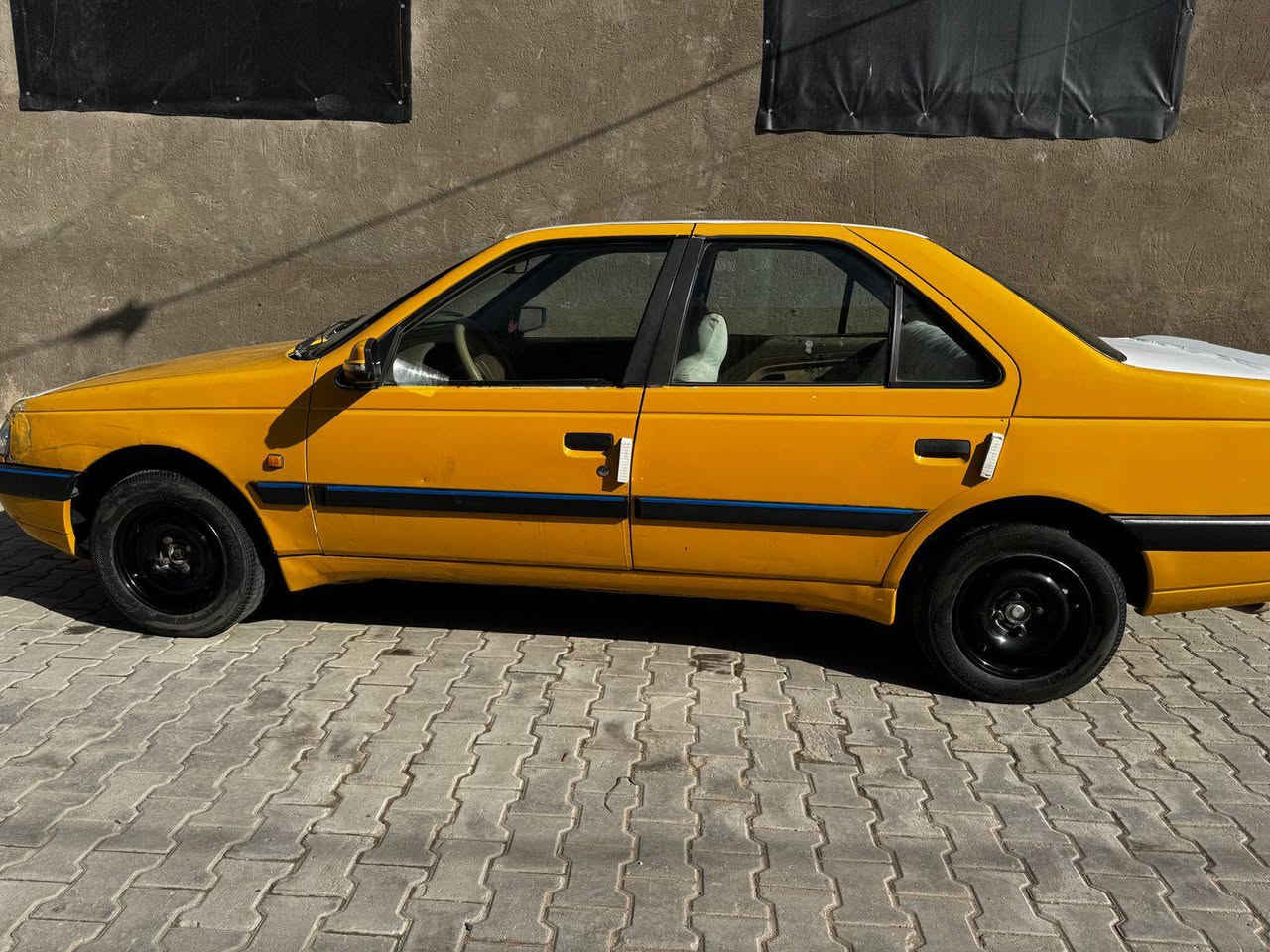 السلام عليكم
بيجو لميس موديل
2013 تحويل مباشر
السعر 28 ورقه وبيه مجال
عنوان بغداد 
***********
