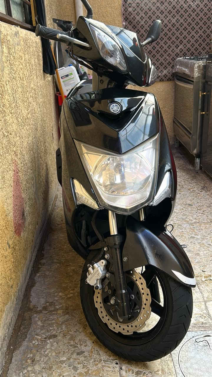 سلام عليكم دراجه سكنس لد حديث طلاعات دراجه جديده بمعنى الكلمة من كل نواحي ومكفوله كفاله عامه عد ضربه بل بك لايت فقط دراجه مكينه خير من الله شلعه معدل بلادي ممفتوحه نازله من ضلال بشهر ال10 سعرها مليون و300وببها مجال العنوان بغداد جديده شارع المسبح 
رقم :***********
