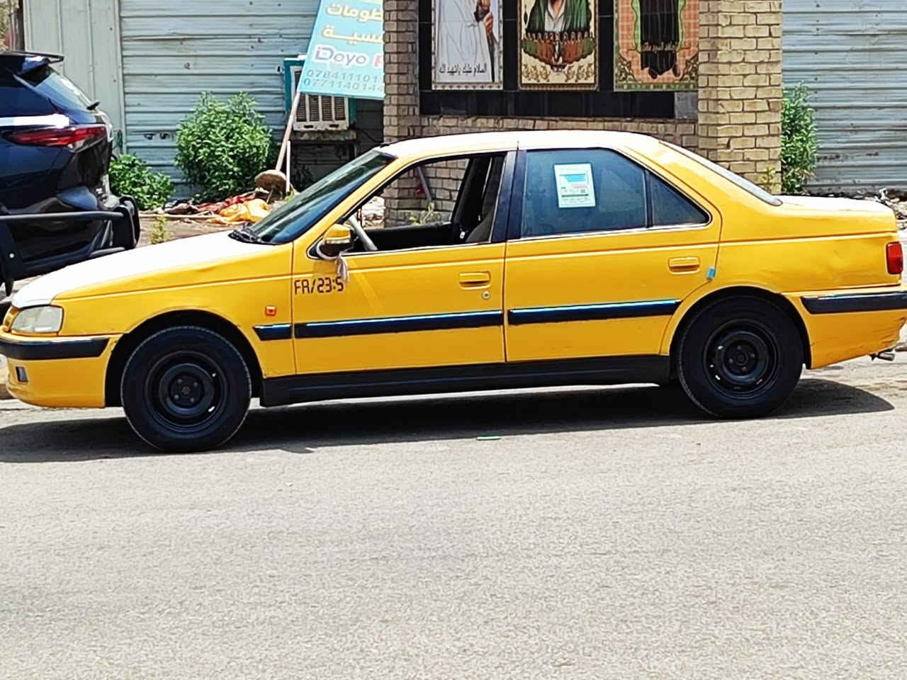 سلام عليكم بيجو بارص 2015 بيه قطعتين صبق بدون دواخل تدفه تبريد شادله مكينه قبل 10 يام مكان بابل جبله السعر 35 وبيه مجال شي بصيط  رقم تلفون ***********
