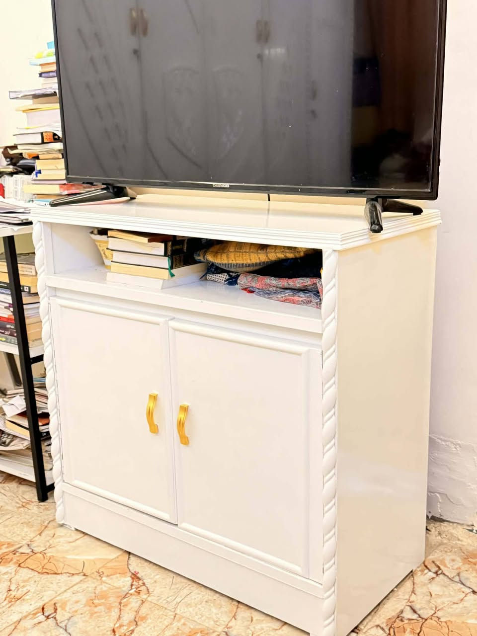 غرفة نوم للبيع 
السعر التواصل واتس اب 
***********
