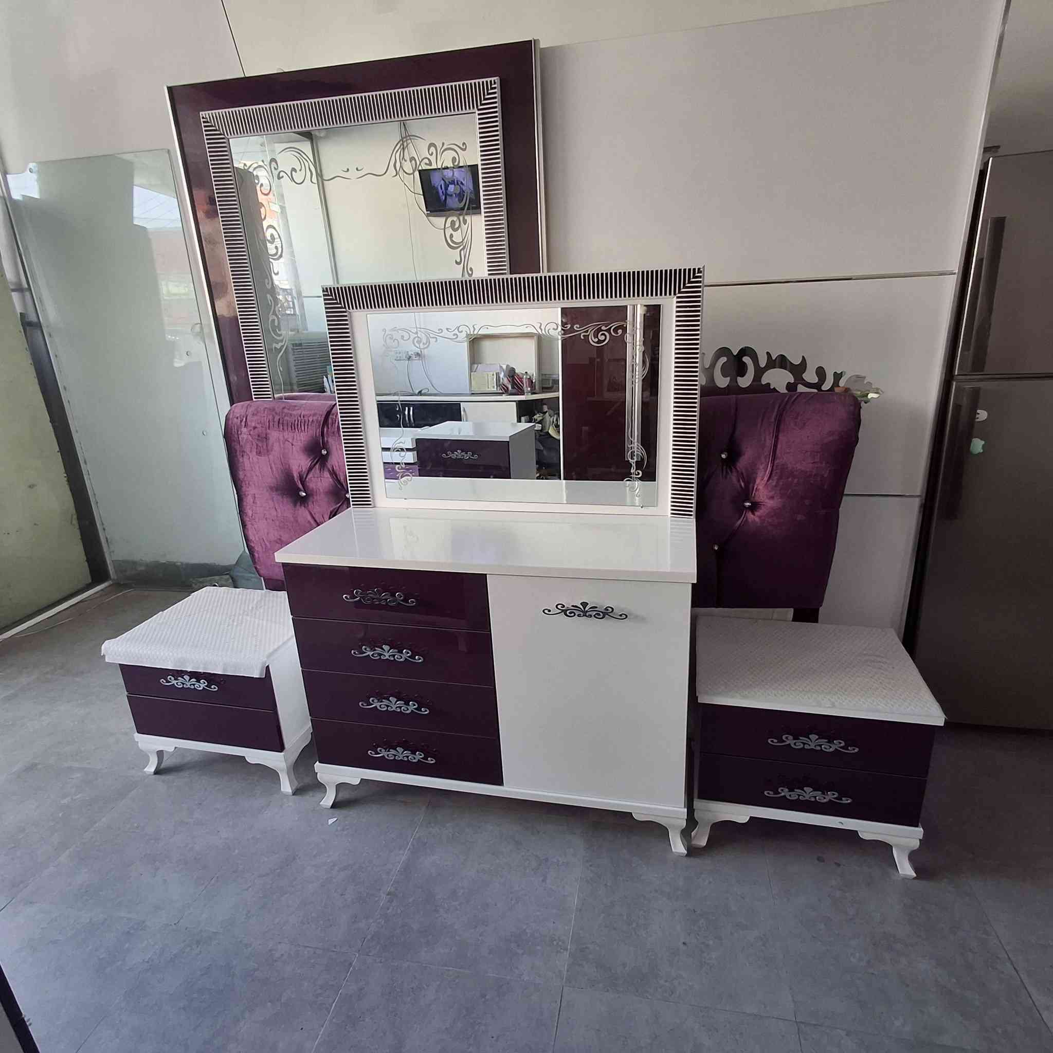 السلام عليكم غرفة نوم ماركه تركي اخت الصفر واصل للمنزل داخل أربيل مع الشد والنقل رقم تواصل وتساب ***********
