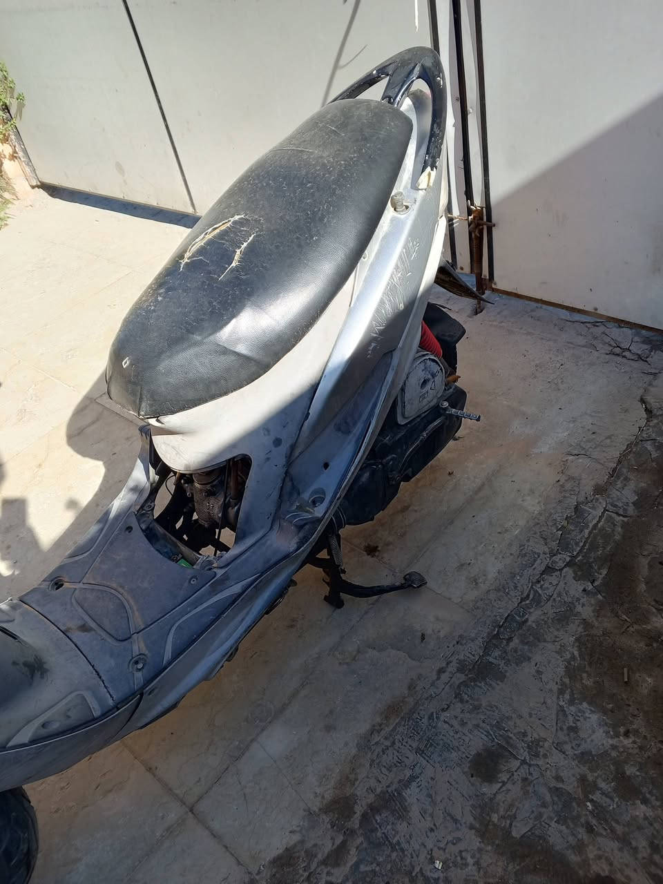 السلام عليكم ماكس منغولي
مفتوحه الدرجه تجفيت كله اصلي 
مكانه نجف 
سعره ٤٥٠ وبيها مجال 
***********
