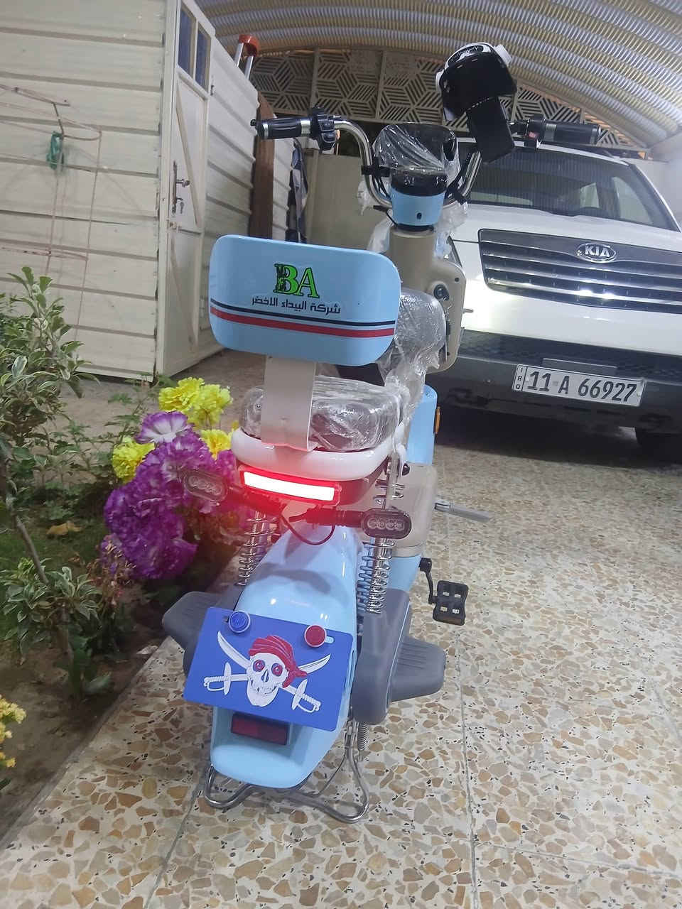 سلام عليكم دراجه شحن للبيع شركه البيداء السعر 350الف قفل دراجة جديدة معا 2بصمة 2كارت تشغيل 2سويج 2مفتاحقفل تاير الخلفي تواصل معي /***********
