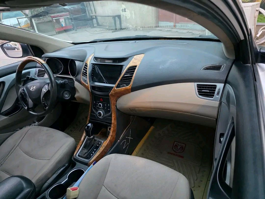 النترا خليجي مديل ١٦ رقم بصرة جديد سنويه جديده فول موصفات عده البصمه محرك ١٨٠٠ دوش بيهه ٣ قطع صبغ سياره جديده وجاهزه من كلشي مابيهه اي نقص محرك وكير وحداده وتبريد شرط الفحص سعر ١٠٠ هاتف *********** عنوان بصرة
