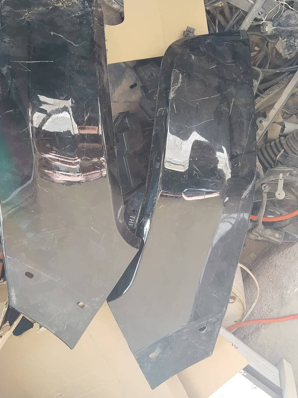 بوكس عدد2 لون اسود ولون كرزي مال بدي قصير مال بدي طويل زوج بلاجتورات  زوج الغوده +كفرات حساس تريشه لايت 
مال رام 2025 
***********
