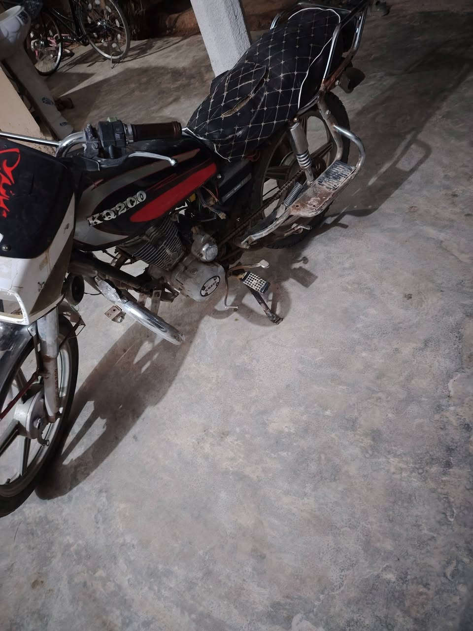 السلام عليكم موطور جني موديل 19خمس گير شرط كلو شقال سلف بس الهندل مكسور السعر 250وبي مجال عنواني قريه تل علي ***********واذا اكو مراوس
