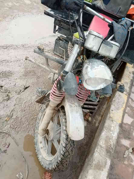 سلام عليكم ستوته البيع موديل 14مكفوله وراق صولي اي خياس مابيه ولا الخيم الركبه ما طاكه بس ملحومه شغل درجه اولى محرك مكفول كهربائيات كله شغاله كل نقص مابيه سعر 1100 مكاني بغداد المحمودية ***********
