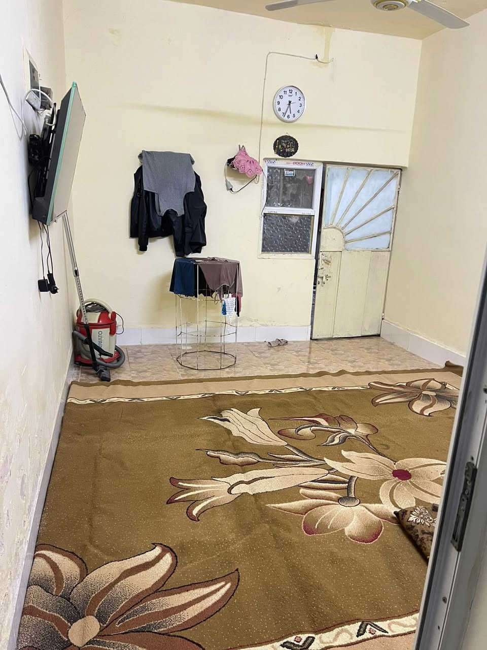 دار طابو ملك صرف للبيع  مساحة ١٠٠ م  
كركوك 👉 قادسية اولى خلف السوق قريب من ترافيك ابو خطاب 
السعر 📌 ٧١ مليون
للاستفسار ***********
