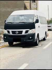 يتوفر نقل لعوائل ولشباب من بغداد الى بلد السياره كيه حديثه تبريد السعر...