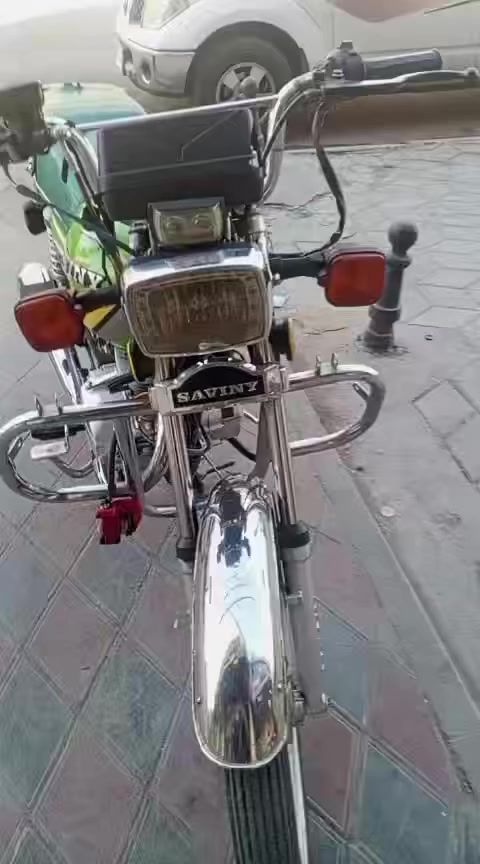 سلام وعليكم دراجه سيقان خمسه كير دراجه نضيفه حلوه خير من الله هيه ونصندوق مال توصيل جبير السعر ٤٥٠ بيه مجال العنوان بغداد شعب ***********
