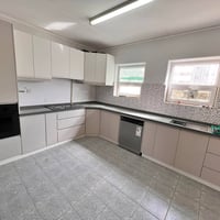 نجار محترف • مطابخ • كاونترات