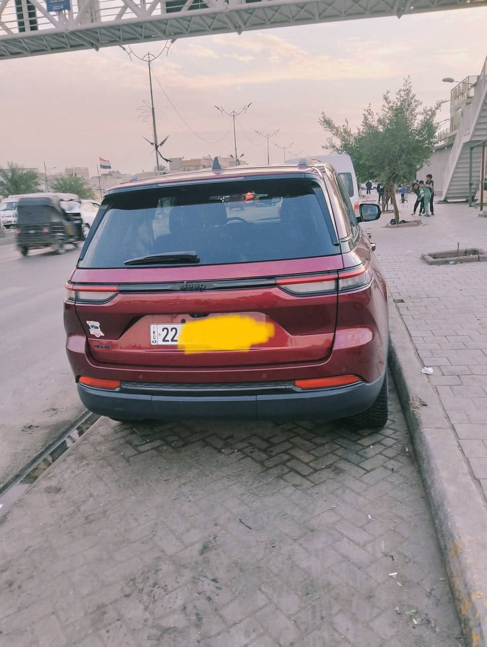 سلام عليكم جيب البيع سياره هاذه حادث مرفق باالصور سعرها 275$وهاذه رقم صاحبها ***********
