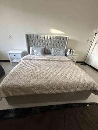 غرفة نوم نفرين نظيفة جداً.. تتكون من سرير نفرين مع تخزين داخل السرير ....