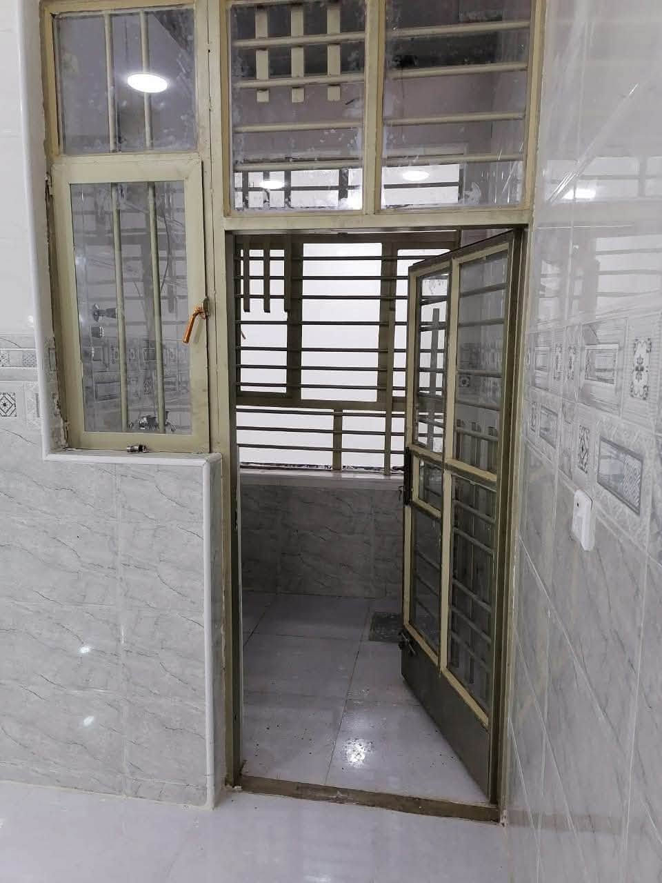 السلام عليكم بيت 100متر  5*20طابق ونص الزعفرانية بيت بنية فرع 5يسار بناء درجة اولئ سند25 معروض 118وبي مجال حاليآ البيت مؤجر 500الف للاستفسار ‭***********‬
