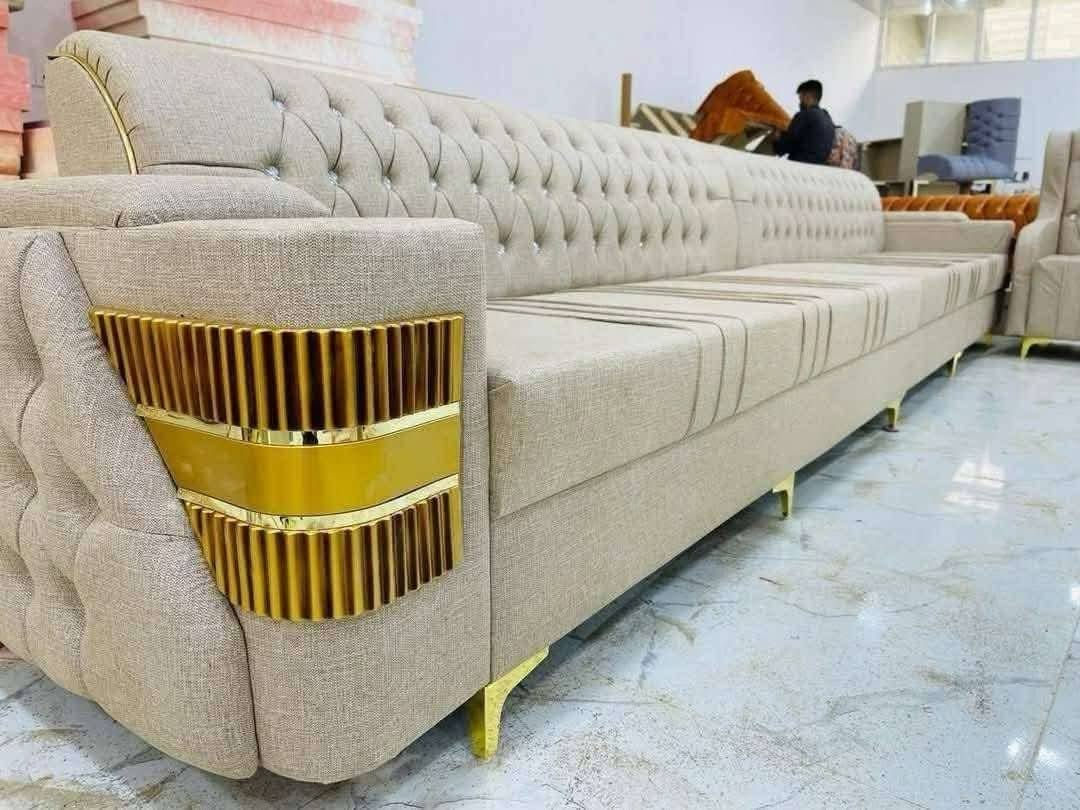 🔥 عرض خاص ب ٤٠٠الف فقط والتوصيل مجاني 
✨ يابلاش يابلاش… ٤٠٠ ألف فقط ✨
🛋️ ديوان كامل (10 مقاعد)
تعلن نجارة ودوشمة تبارك الرحمٰن  عن توفير أجمل وأحدث الموديلات
بألوان مميزة وحسب طلب الزبون 👌
🔹 يتكون الديوان من:
▪️ 5 قطع
▪️ 10 مقاعد مريحة
▪️ قياسات خاصة حسب المساحة والطلب
📌 مواصفات العمل:
✔️ خشب جام روسي قوي ومتين وبلوك ١٦ ملم ركم 💪
✔️ سفنج ضغط عالي مميز (راحة في الجلوس)
✔️ قماش تركي 🇹🇷 عالي الجودة
🎁 عرض خاص:مع كل طلب هدايه مميزه 
  💫4 كوشات هدية و طبله انيقه الشكل 
🚛توصيل مجاني داخل الفلوجه 
🚚 توصيل إلى جميع انحاء الفلوجه🇮🇶 بأسعار مناسبه 
💰 السعر: ٤٠٠ الف 
📲 للحجز والاستفسار: مراسلة الصفحة أو واتساب
*********** _*********** _***********
