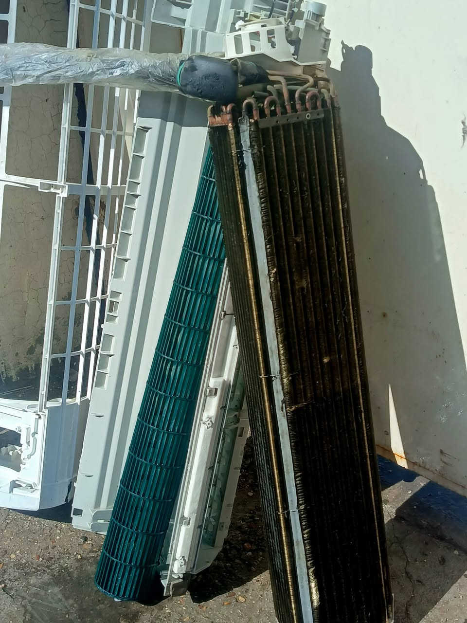 كل شي يخص السبالت
يعنى عندك  صيانة اوتنصيب أو تنظيف لا تحتار   لا تحتار، 
إتصل بينا و راح نجيك لباب بيتك 
 
   ماعليك فقط الاتصال بمركز الخدمه

***********
   صيانة - شحن غاز مع الضمان - نصب - غسل 
عمل فاكيوم 
(داخل بغداد فقط )
