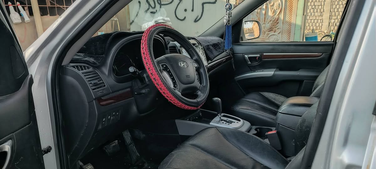 سنتافي (كاز)  موديل 2012 ادوات ادوات 
محرك اسود المرقوب
متومه الماني
فول مواصفات 
محرك اوگير شرط
7راكب
تايرات نضيفة فوللل
سبير جوكر جديد
النظافة گدام العين

العنوان.كركوك.قضاء الحويجه
السعر 53$ وبيها مجال قليل

التواصل واتساب 
***********
