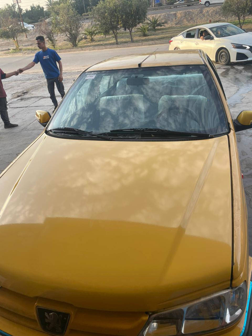 سلام عليكم بيجو بارص 2015مصفره غرامه رقم انكليزي بغداد بيه جاملغ خالفي موضح امامكم الضرب ما واصله حوض كير مكينه تبريد خير من الله هاذه رقمي السعر اتصل عليه عل رقم بيك خير تدلل ***********
