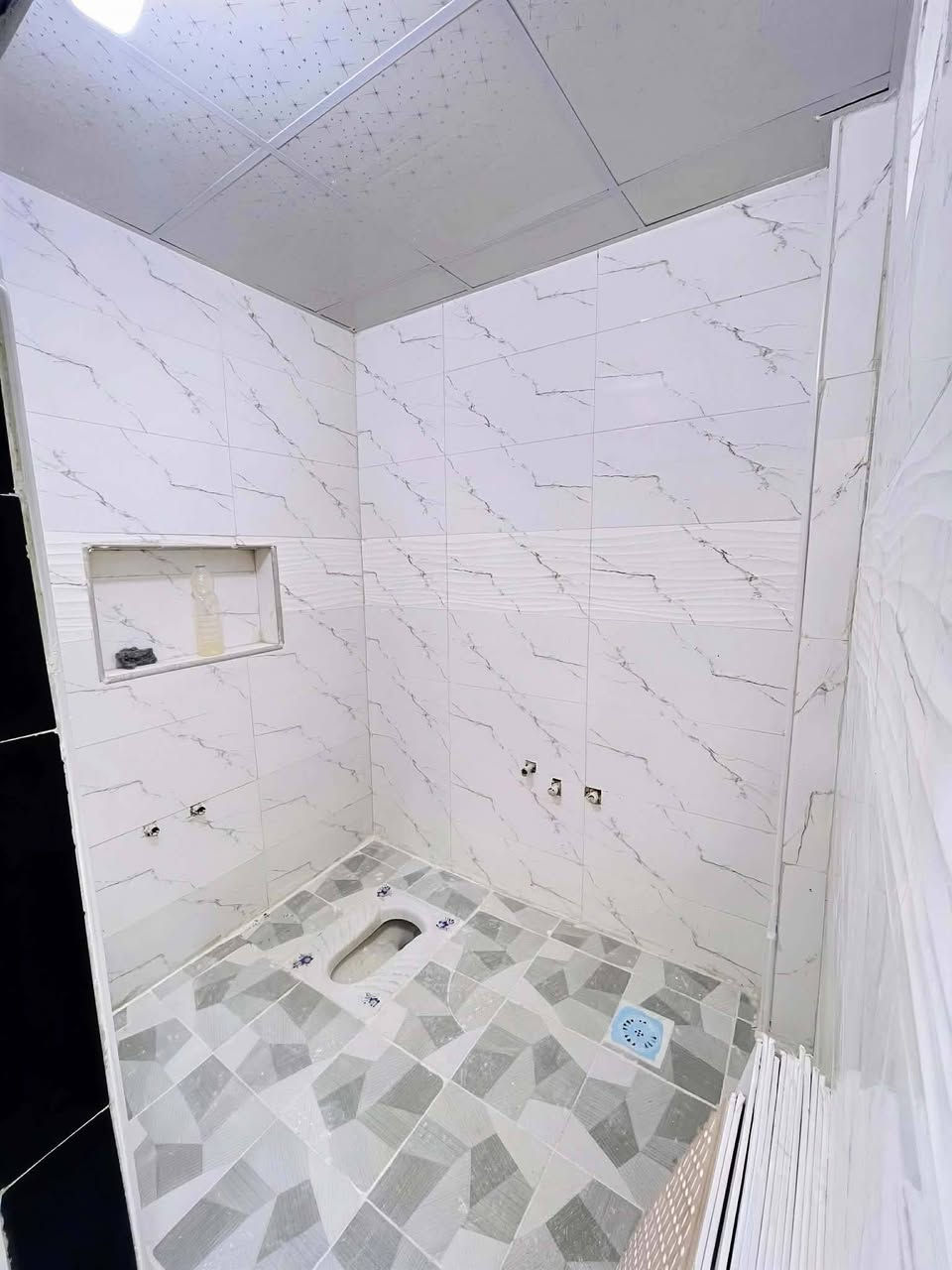 دور سكنيه للبيع  🏡
ألمساحه 80 متر 

 #طابو_زراعي_سند_٢٥_أقرار_محكمه

بسعر 32 مليون #مع_المجال

غرفه/صاله/مطبخ/صحيات 2/استقبال/كراج /مكشوفه 

الخدمات🏡

ماء/كهرباء/سوق/مدارس/تبليط/انترنت ضوئي 

السطوح مزفته 

ابواب كامله تسكام

ابواب صحيات pps اصليه 

الموقع 🏡 ألنجف/شارع الصب عمود 317

للتواصل 📞
